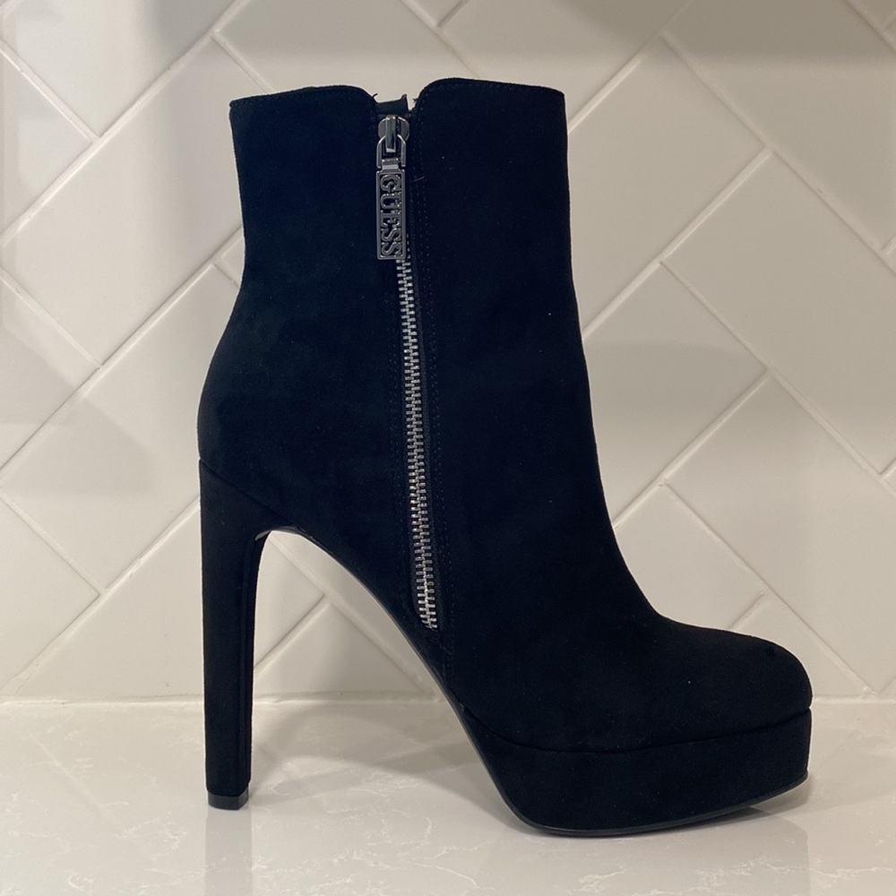BRAND NEW Guess Dejah suede bootie never worn